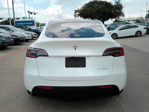 Used 2021 Tesla Model Y Long Range AWD/4WD image 7