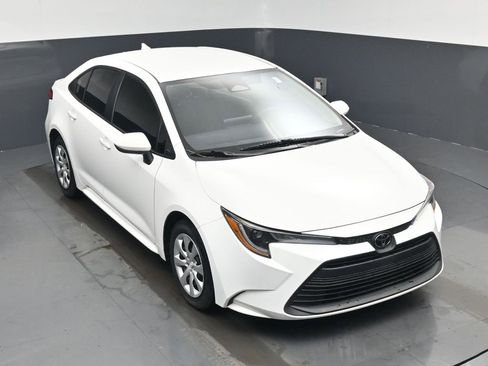 Used 2024 Toyota Corolla LE image 36