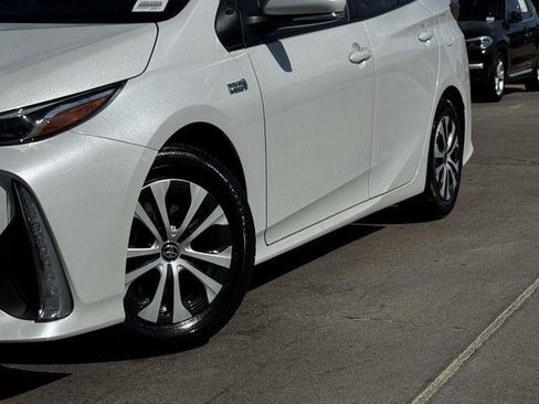 Certified 2022 Toyota Prius Prime XLE FWD image 3