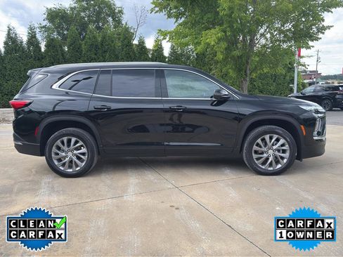 Used 2026 Buick Enclave Preferred FWD image 2