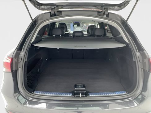 Used 2024 Mercedes-Benz GLC 300 4MATIC w/ Driver Assistance Package image 11