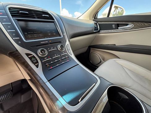 Used 2016 Lincoln MKX Select w/ Select Plus Package image 11