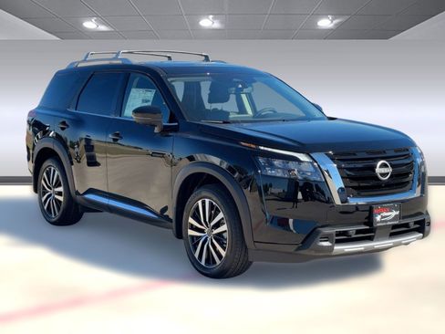 New 2025 Nissan Pathfinder Platinum w/ Cargo Package image 7