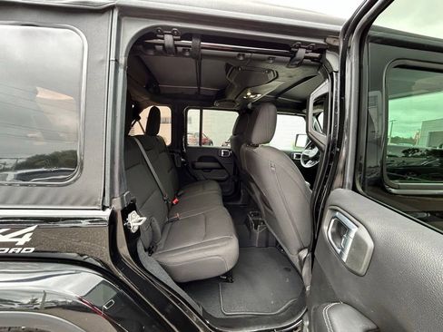 Used 2022 Jeep Wrangler Unlimited Sahara image 56