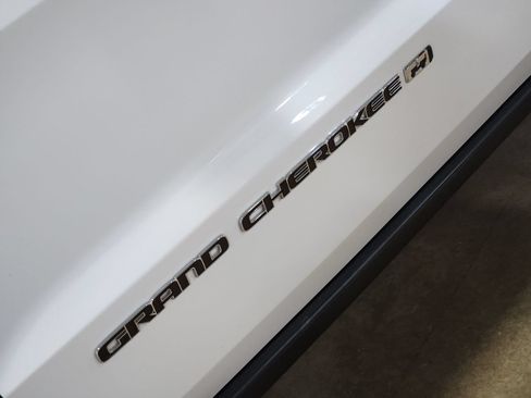 Used 2022 Jeep Grand Cherokee Limited RWD image 25