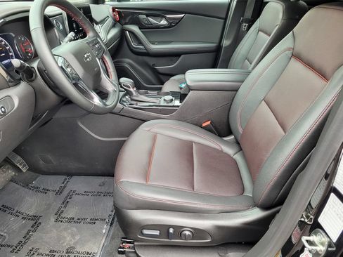 Used 2025 Chevrolet Blazer RS AWD/4WD image 9