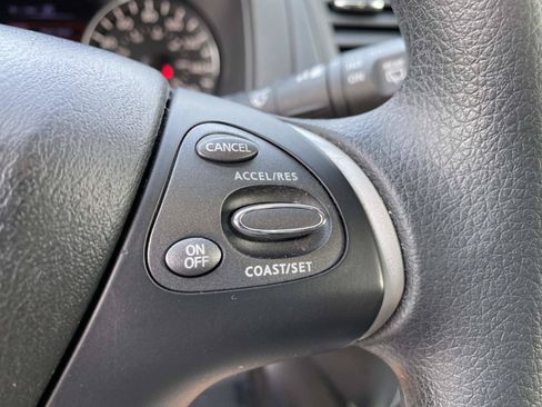 Used 2020 Nissan Pathfinder S AWD/4WD image 16