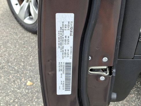 Used 2016 Dodge Charger SXT image 29