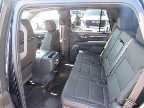 Certified 2021 GMC Yukon Denali w/ Denali Premium Package AWD/4WD image 25