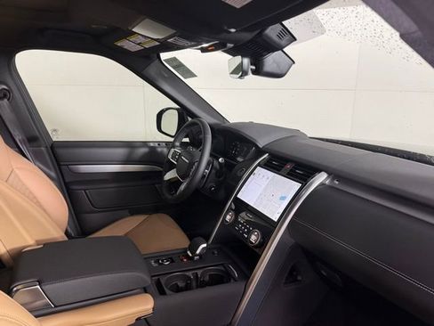 New 2026 Land Rover Discovery Limited Edition AWD/4WD image 35