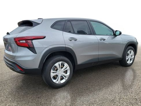 Used 2024 Chevrolet Trax LS FWD image 4