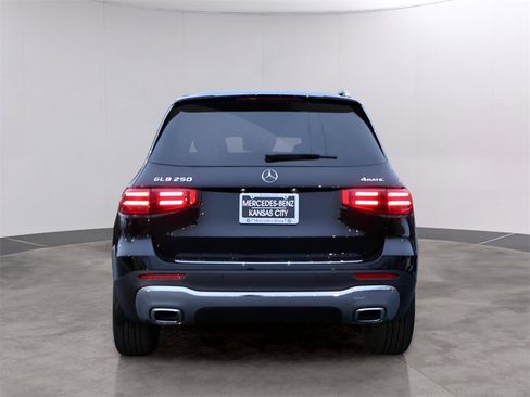 New 2025 Mercedes-Benz GLB 250 4MATIC image 6