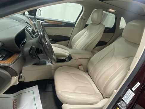 Used 2019 Lincoln MKC Select w/ Select Plus Package image 11