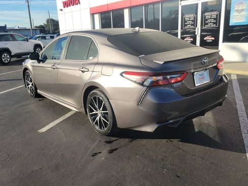 Used 2023 Toyota Camry SE image 4
