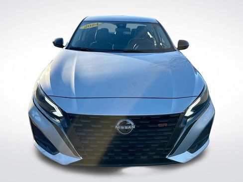 Used 2024 Nissan Altima 2.5 SR image 2