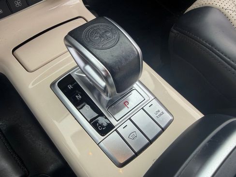 Used 2016 Mercedes-Benz G 63 AMG 4MATIC image 32