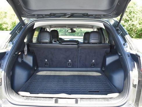 Used 2019 Jeep Cherokee Trailhawk w/ Comfort/Convenience Group AWD/4WD image 27