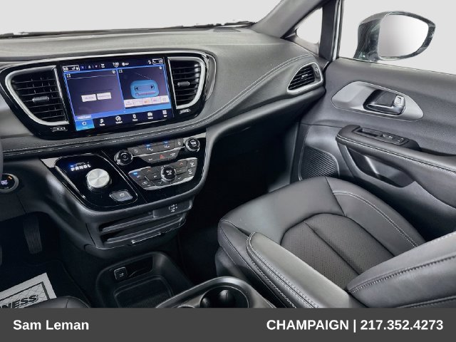 New 2027 Chrysler Pacifica Select AWD/4WD image 21