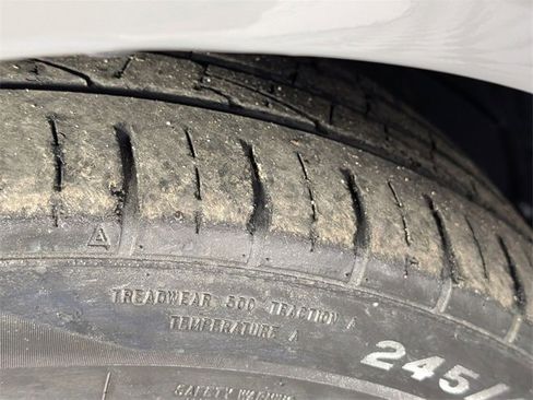 Used 2023 Dodge Challenger R/T w/ Plus Package image 8