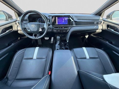 Used 2025 Toyota Camry SE FWD image 14