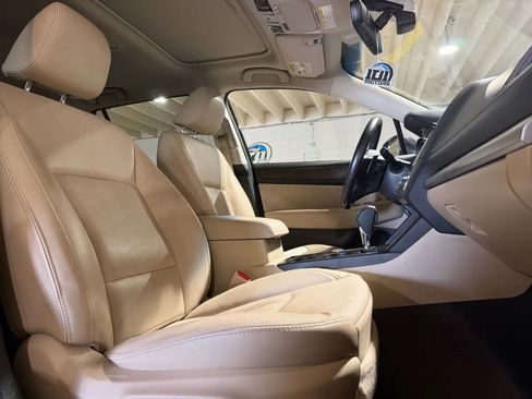 Used 2017 Subaru Outback 2.5i Limited AWD/4WD image 11