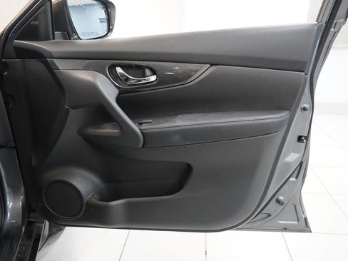 Used 2016 Nissan Rogue SL w/ SL Premium Package image 33