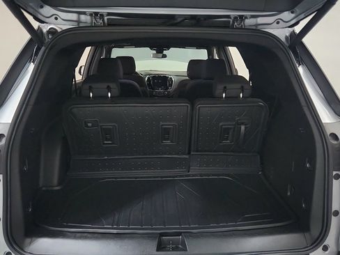 Used 2023 Chevrolet Traverse LT FWD image 25