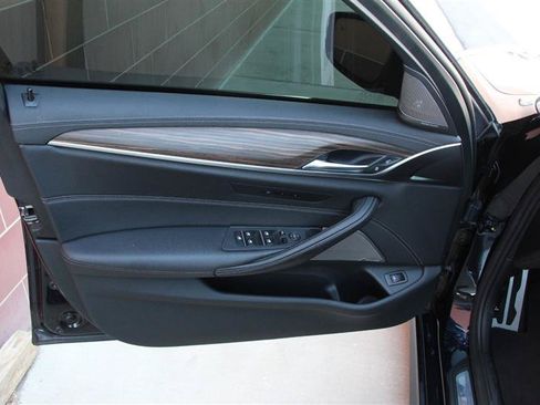 Used 2021 BMW M550i xDrive AWD/4WD image 15