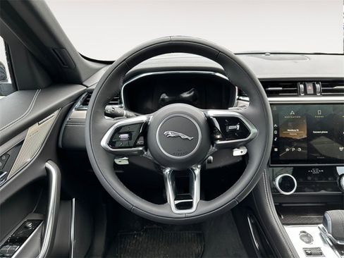 Used 2024 Jaguar F-PACE R-Dynamic S image 12