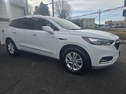 Used 2020 Buick Enclave Essence image 3