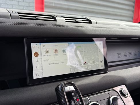 Used 2023 Land Rover Defender 110 X-Dynamic SE image 28