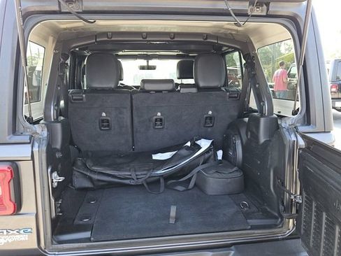 Used 2021 Jeep Wrangler Unlimited Sahara w/ Dual Top Group AWD/4WD image 13