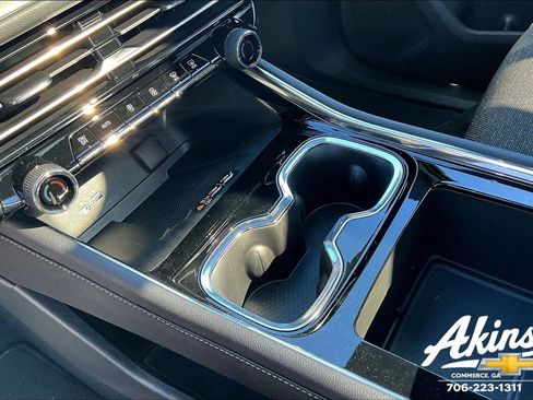 New 2026 Chevrolet Traverse LT w/ Sun and Wheel Package image 12