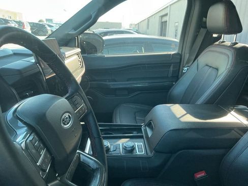 Used 2024 Ford Expedition Limited image 7