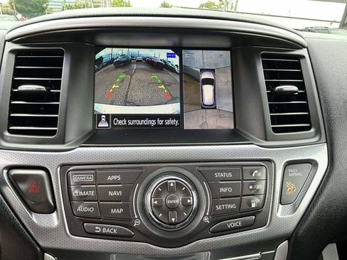 Used 2019 Nissan Pathfinder SL AWD/4WD image 15