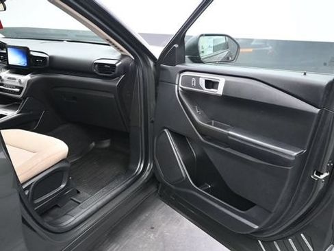 Used 2023 Ford Explorer 4WD image 12