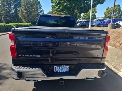 Used 2022 Chevrolet Silverado 1500 LT w/ Z71 Off-Road Package AWD/4WD image 4