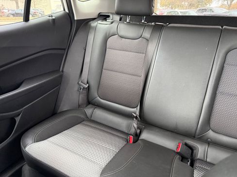 Used 2025 Chevrolet Trax LT image 39