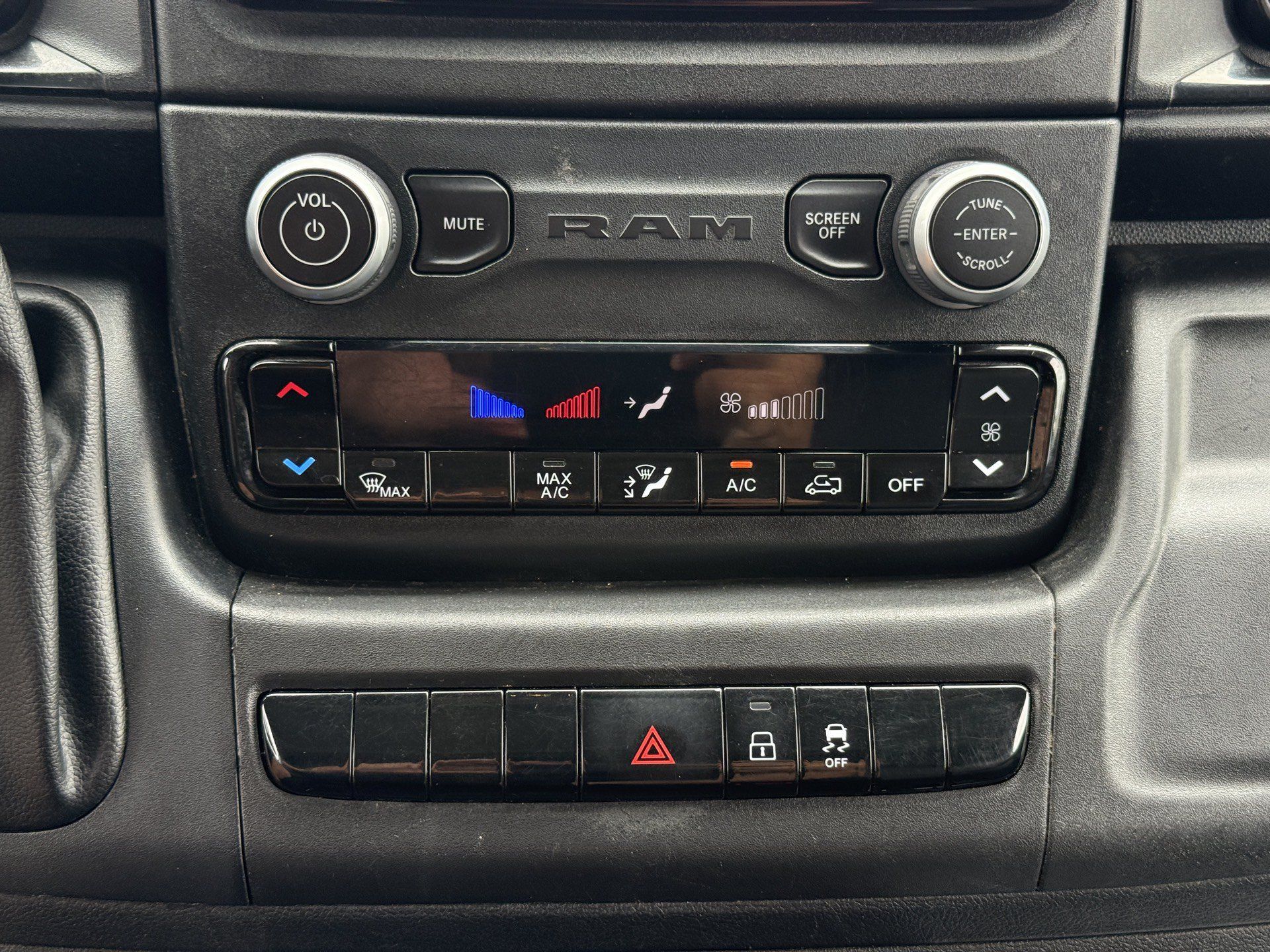 Used 2023 RAM ProMaster 2500 FWD image 15
