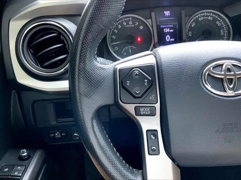 Used 2018 Toyota Tacoma SR5 image 23