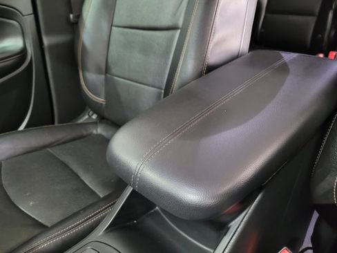 Used 2021 GMC Terrain SLT image 32