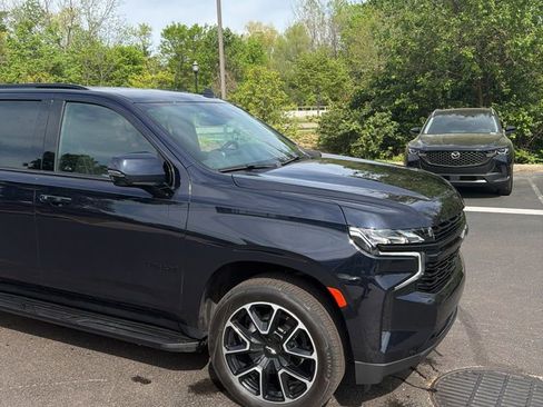 Used 2024 Chevrolet Tahoe RST w/ Luxury Package image 2