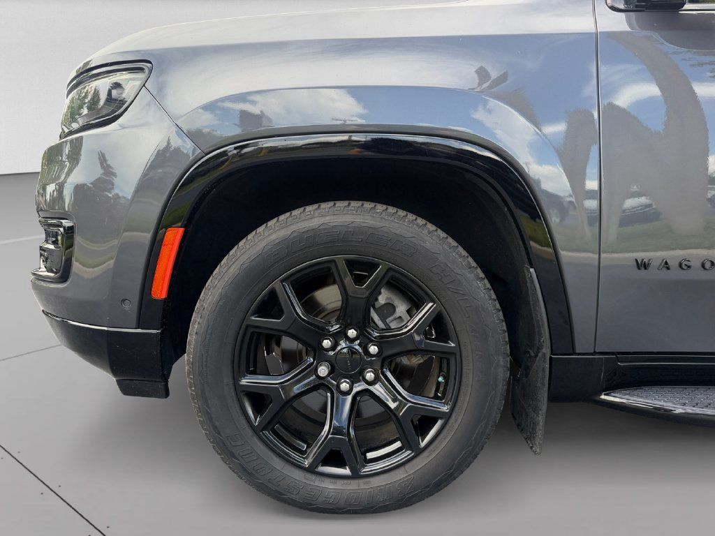 Used 2023 Jeep Wagoneer Series II RWD image 30