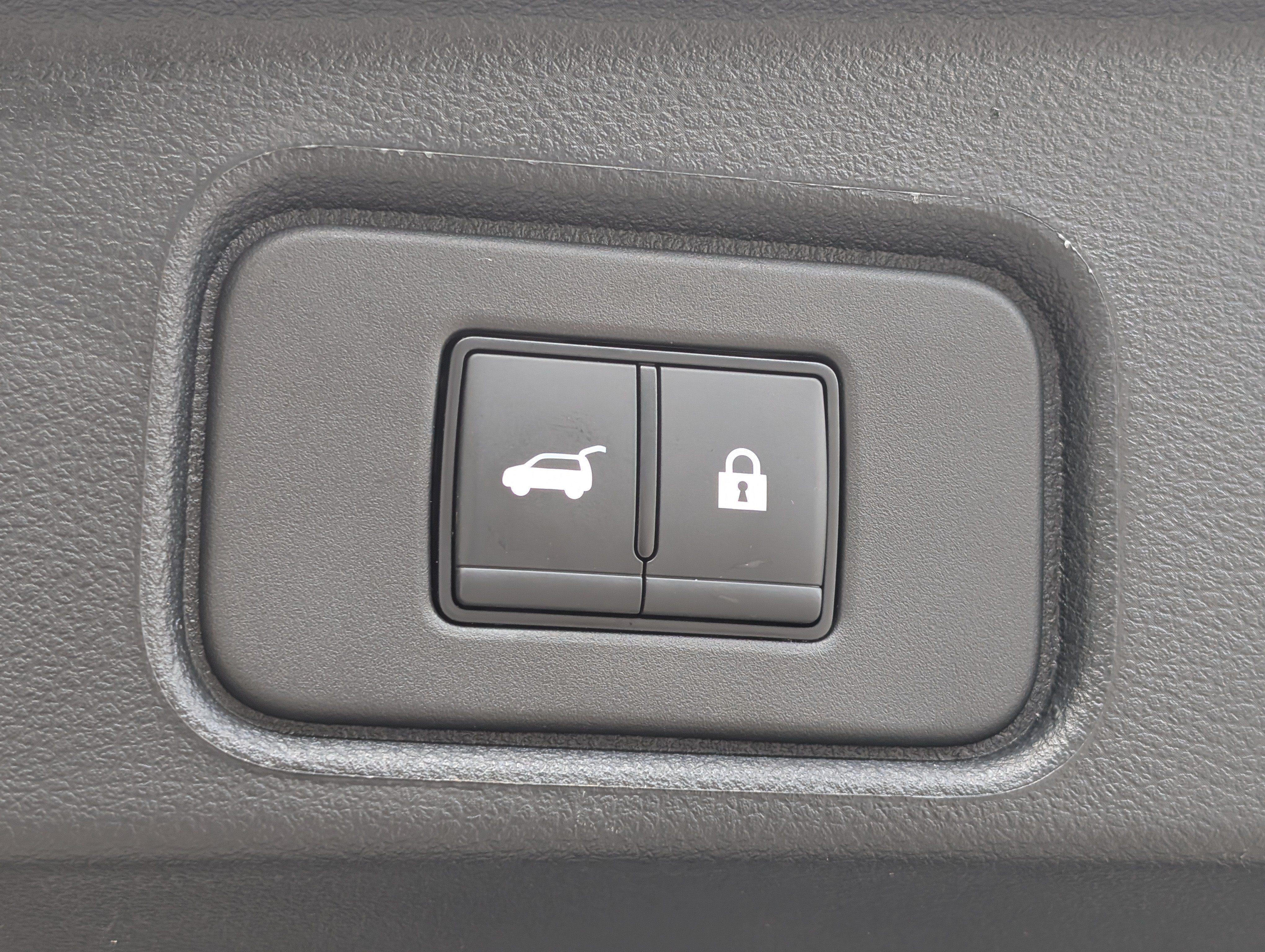 Used 2025 Nissan Pathfinder Platinum w/ Cargo Package FWD image 21