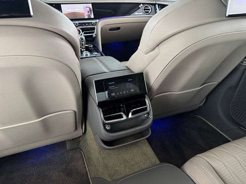 Used 2023 Bentley Flying Spur Azure image 29