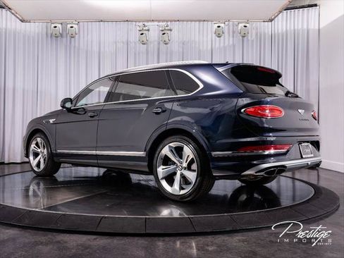Used 2023 Bentley Bentayga Extended Wheelbase AWD/4WD image 9