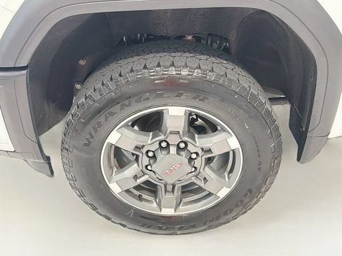 Used 2025 GMC Sierra 2500 SLE w/ SLE Value Package; AWD/4WD image 20