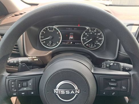 Used 2023 Nissan Rogue S AWD/4WD image 20