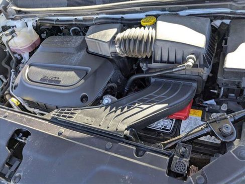 Used 2024 Chrysler Pacifica Touring-L image 25