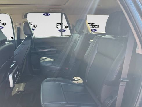 Used 2024 Ford Expedition XLT AWD/4WD image 14